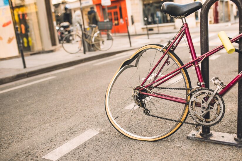 Bycicles rear wheeled bumped in an accident